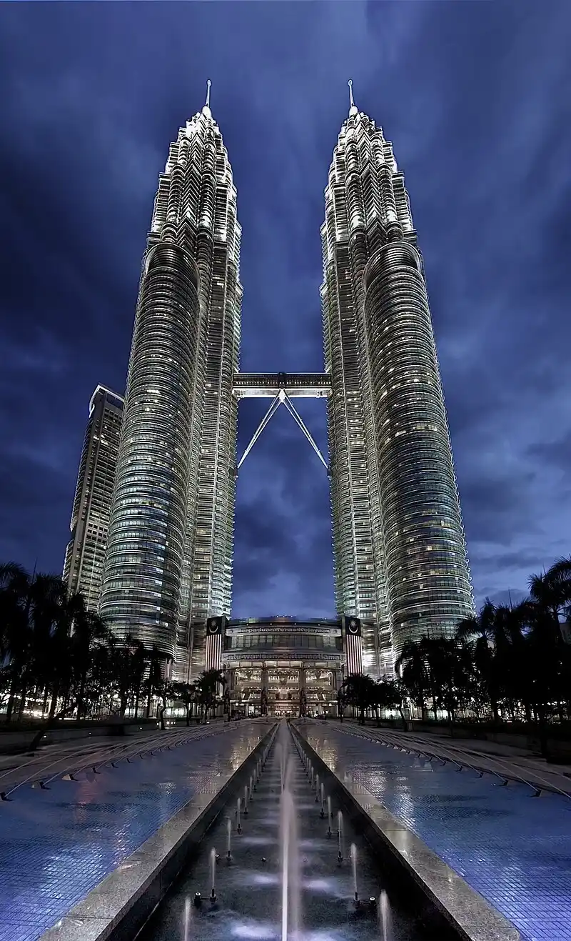 /media/image_of_places/Petronas_towers.webp