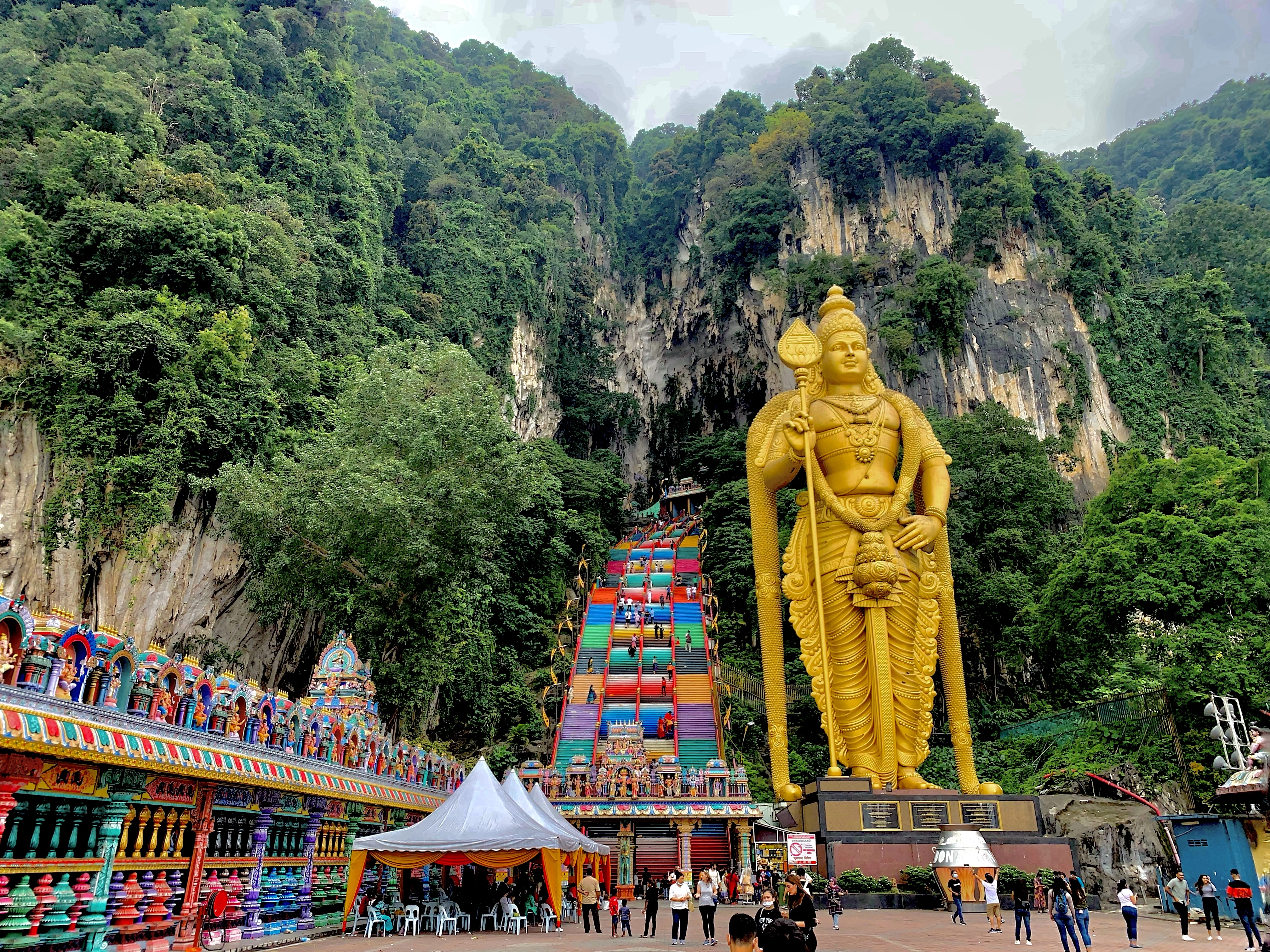 /media/image_of_places/batu_caves.webp