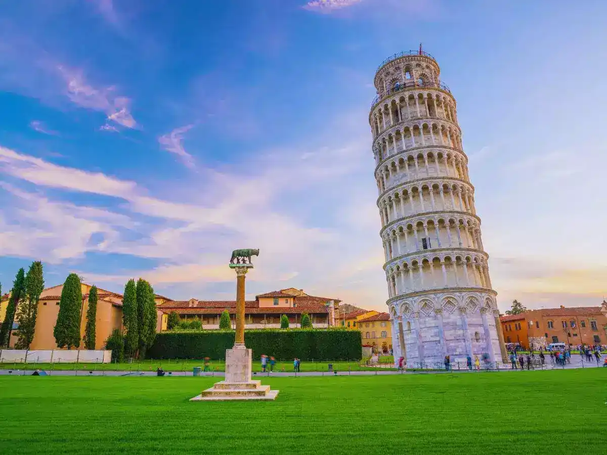 /media/image_of_places/leaning_tower.webp